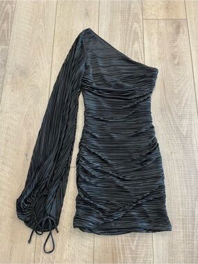 Lucy in the Sky One-Shoulder Black Pleated Mini Dress